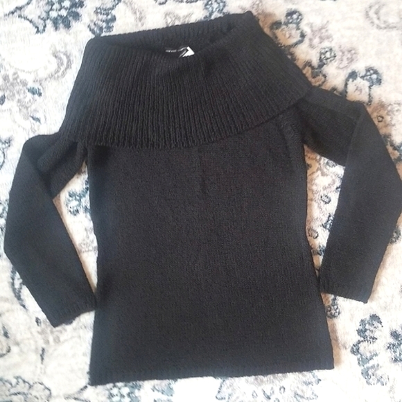 New York & Co. Sweater size M NWT - Picture 1 of 5